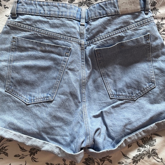 Light blue mom jean shorts (size 10) - Picture 3 of 4